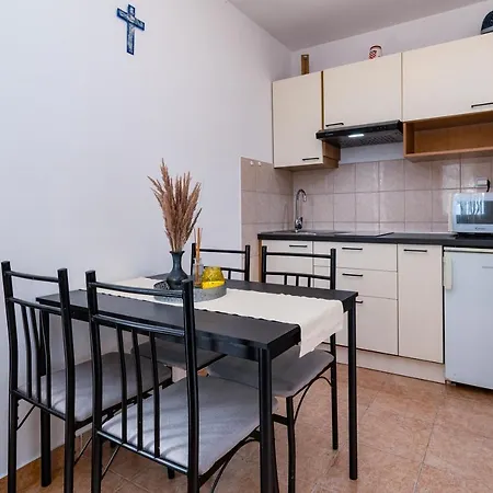 بيت للعطل House Mima أوباتيا