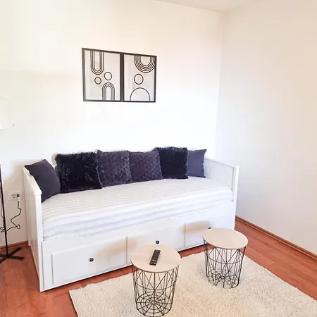 بيت للعطل House Mima أوباتيا